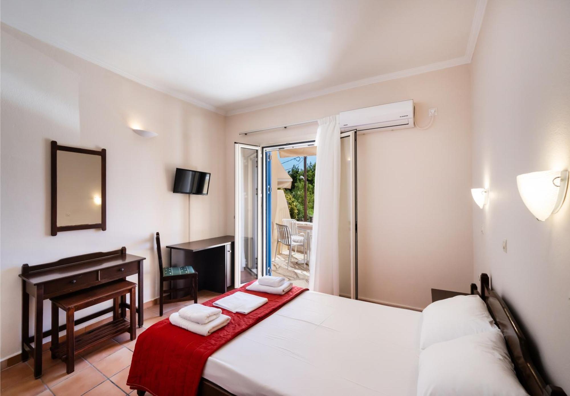 Ionio Hotel Nikiana Ngoại thất bức ảnh