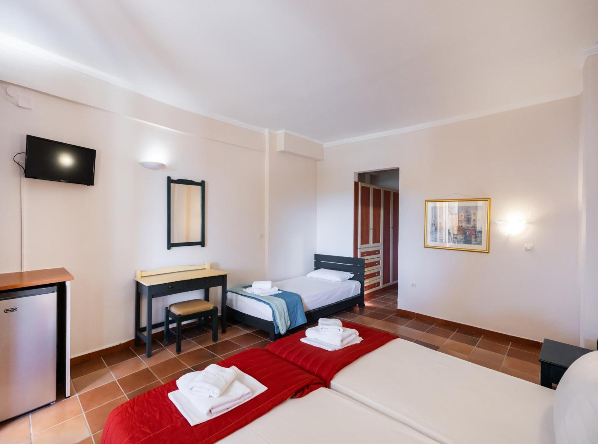 Ionio Hotel Nikiana Ngoại thất bức ảnh